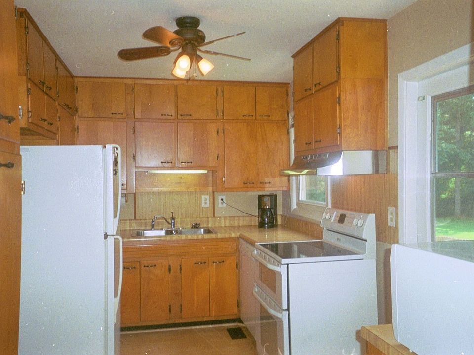 1st image of 3039 Highland Dr SE