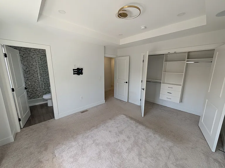 15950 Alder Pl #2 — Photo 7