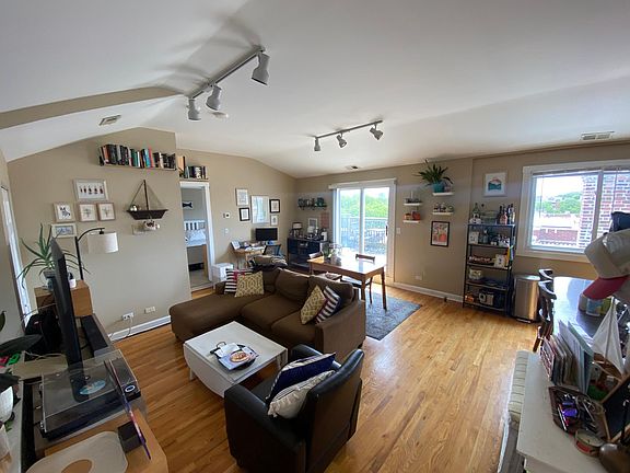 2nd image of 4456 N Ashland Ave #4