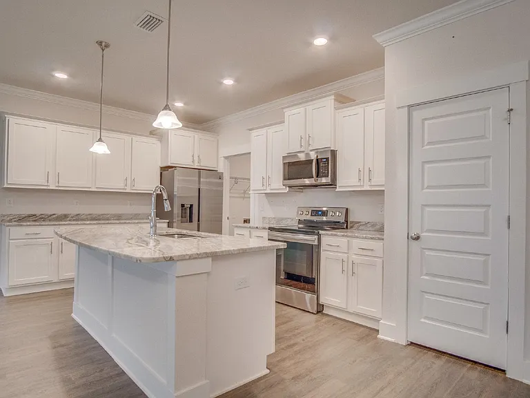713 Brambling Ct — Photo 6
