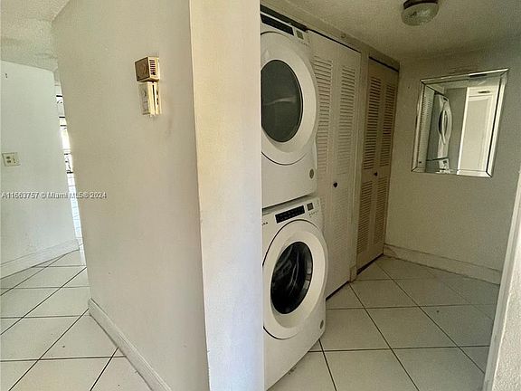 4th image of 2205 S Cypress Bend Dr APT 204