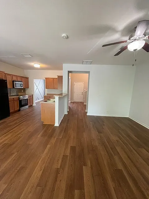 2 bed, 2.5 bath, 1520 sqft, $1,850 — Photo 3