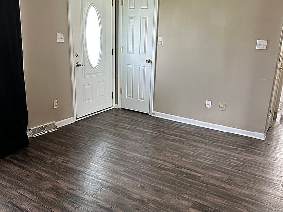 4th image of 1108 Pierce Dr