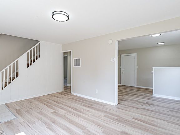 5th image of 20211 Longbrook Rd