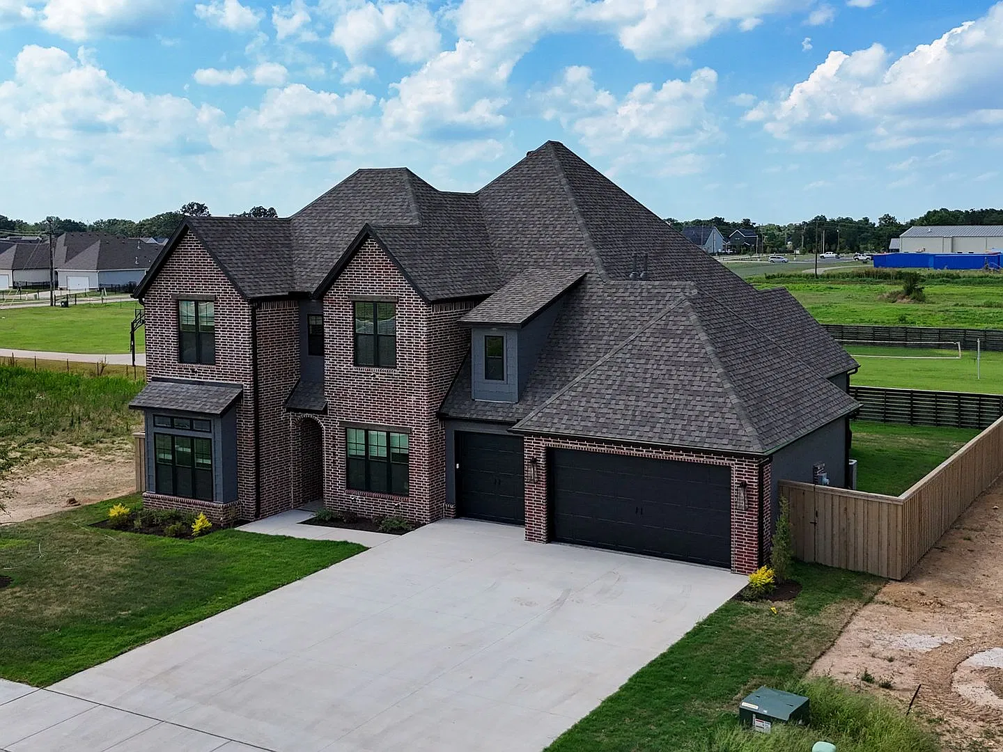 6610 Align Ave — Photo 2
