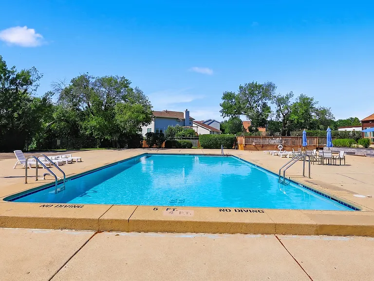 1475 Rebecca Dr — Photo 14