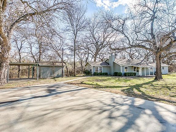 3rd image of 875 Tanglewood Dr