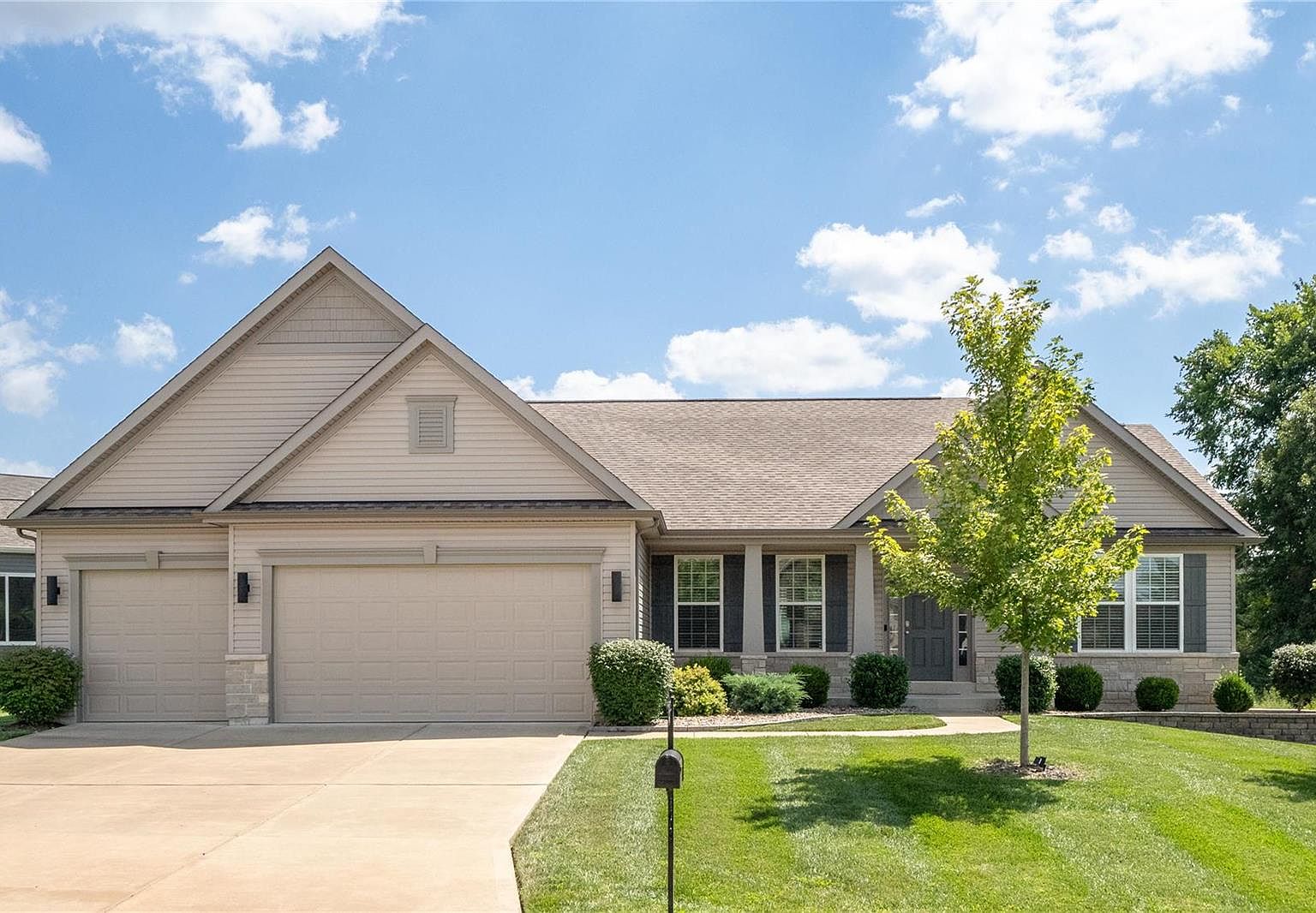 204 Mason Glen Dr, Lake Saint Louis, MO 63367 Zillow