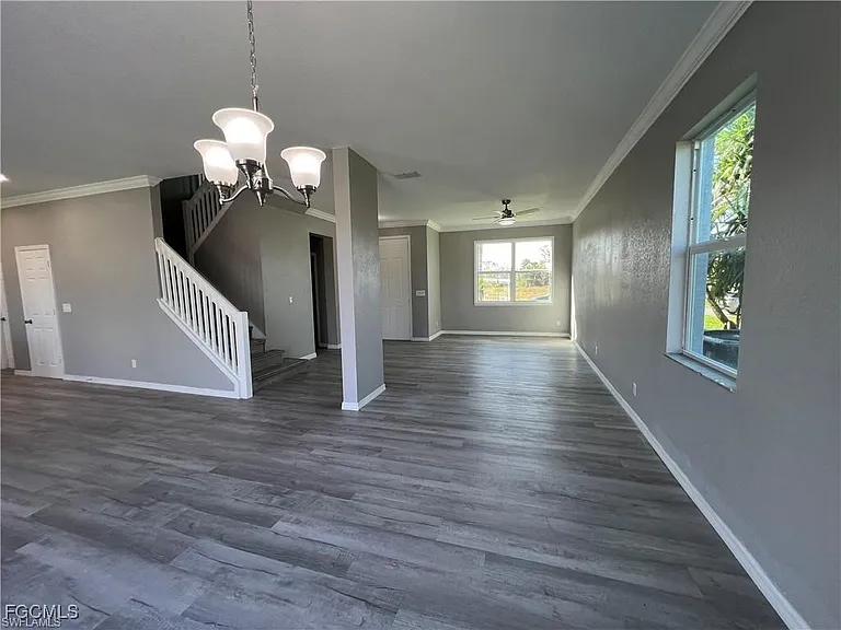 2239 SW 2nd Ln — Photo 3