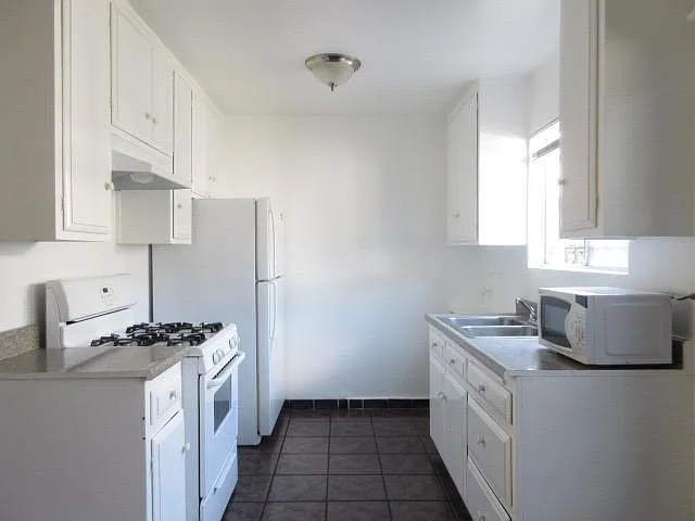2 bed, 1.5 bath, 1000 sqft, $2,550 — Photo 4