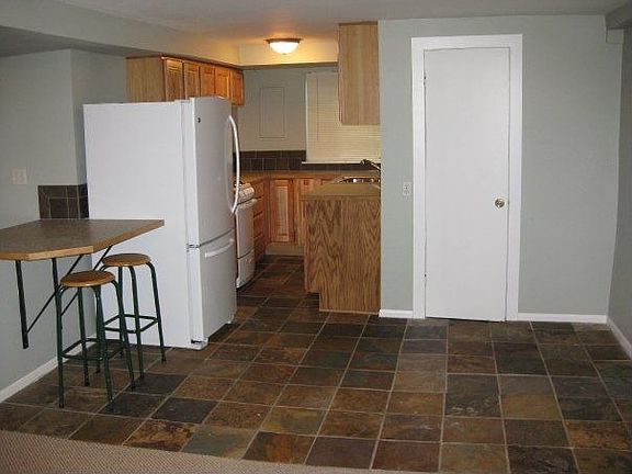 MIL kitchen and entry