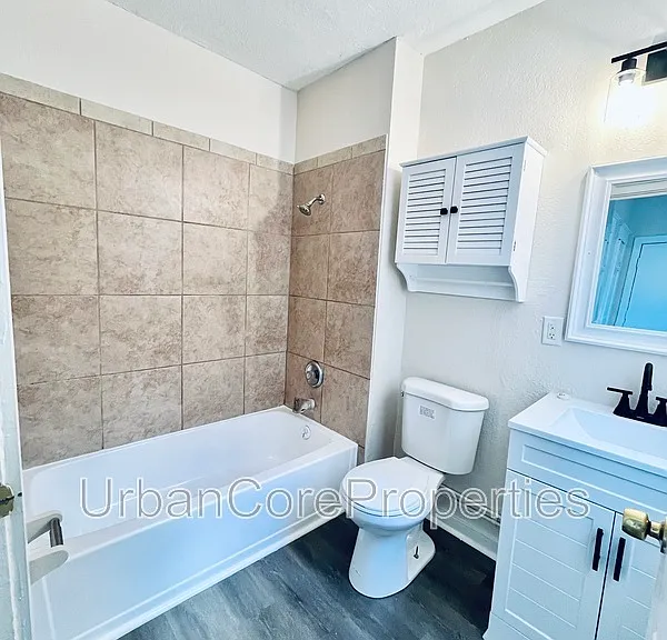 417 4th St N #103 — Photo 6