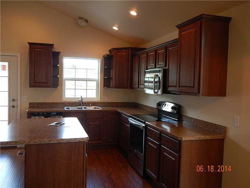 2nd image of 1447 Benjamin Blvd