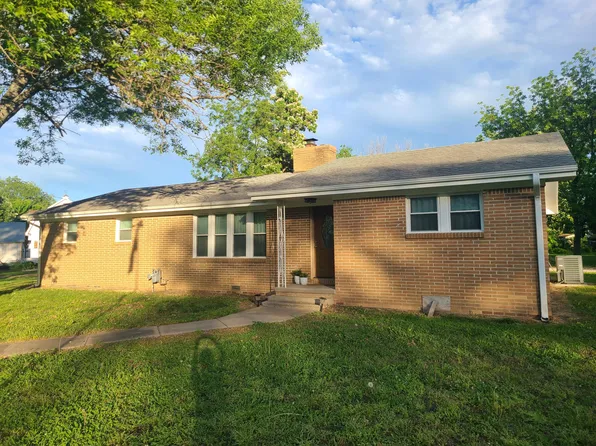 511 3rd Street, McCune, MO 66753