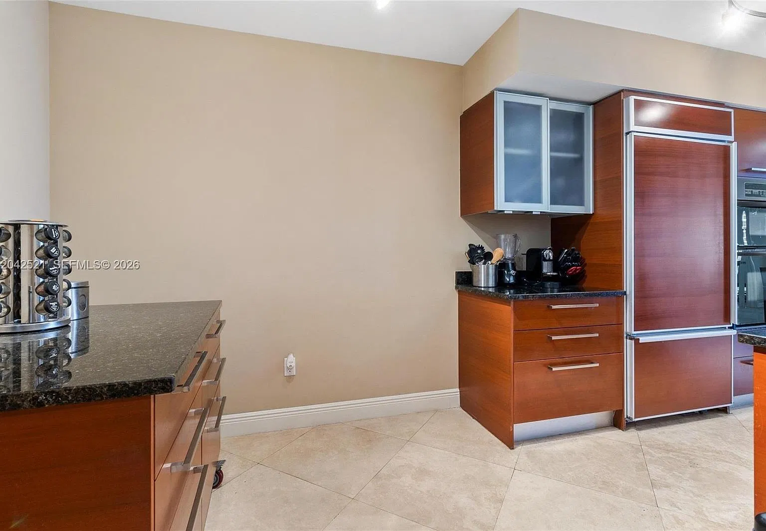3 bed, 1571 sqft, $5,000 — Photo 1