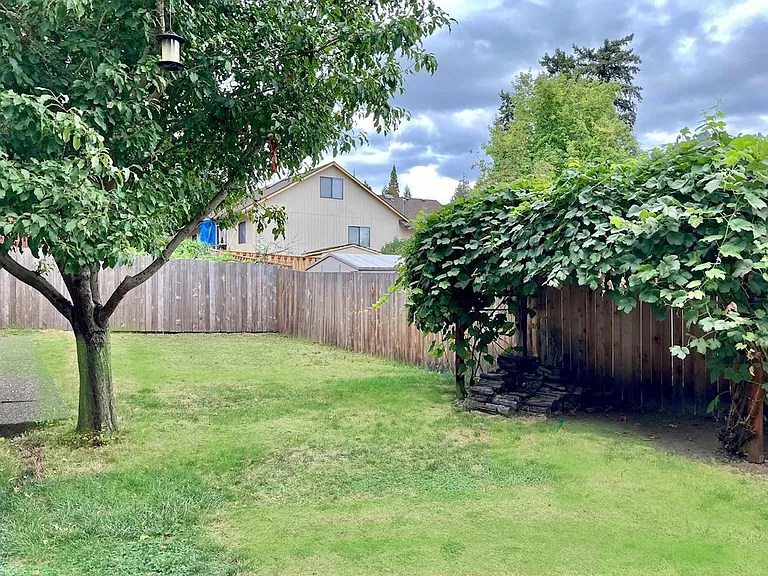 380 NW 150th Ave — Photo 23