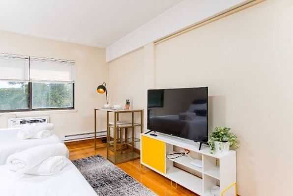 2nd image of 1106 Commonwealth Ave #2