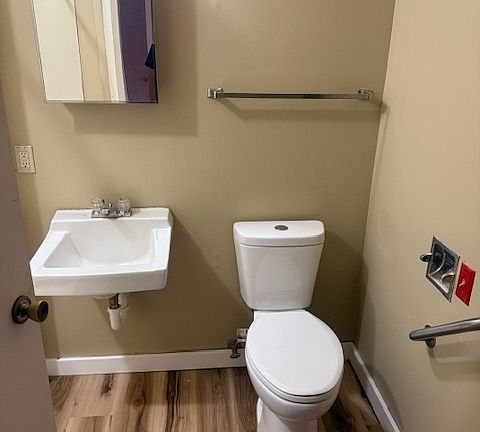 5th image of 204 N Warren St #3
