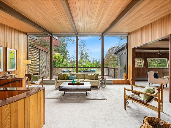 3rd image of 1037 NE 187th Street