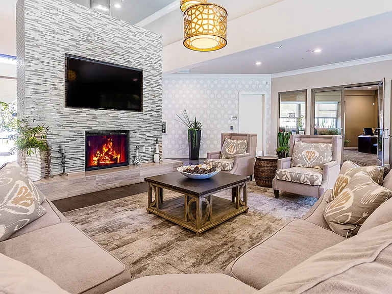 La Verne Village Luxury Apartment Homes — Photo 20