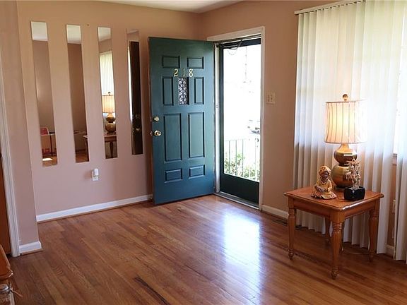 4th image of 218 Gawain Dr