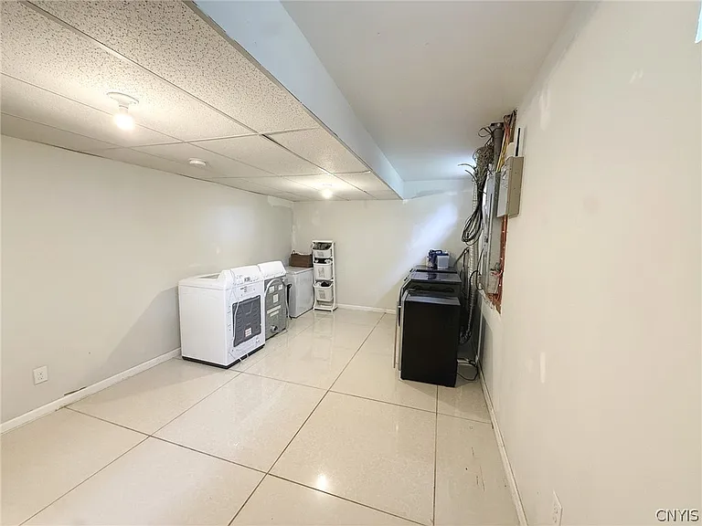 923 Emmett St — Photo 33