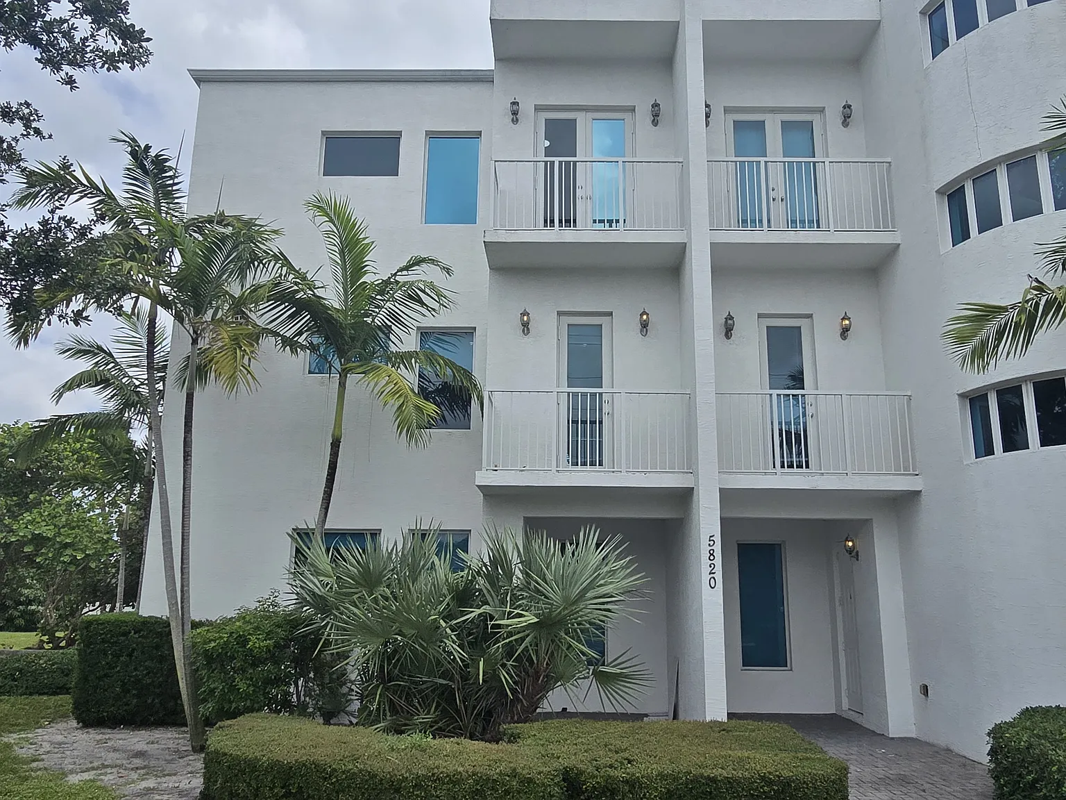 3 bed, 2.5 bath, 2100 sqft, $4,950 — Photo 4
