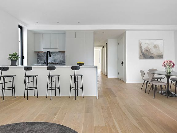 5th image of 257 13th St #2