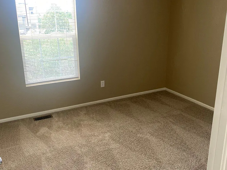 11801 Bolton Cir — Photo 10