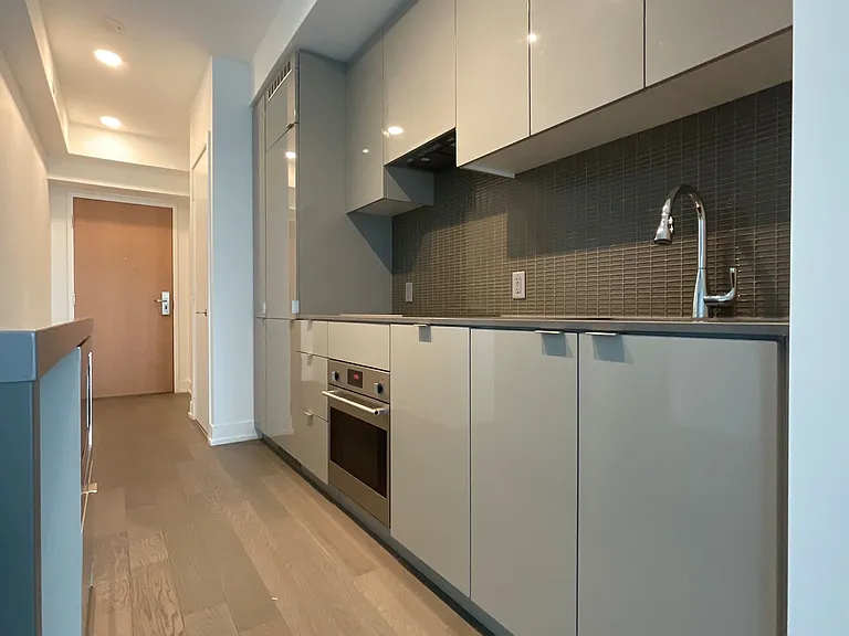 7 Grenville St #5213 — Photo 5