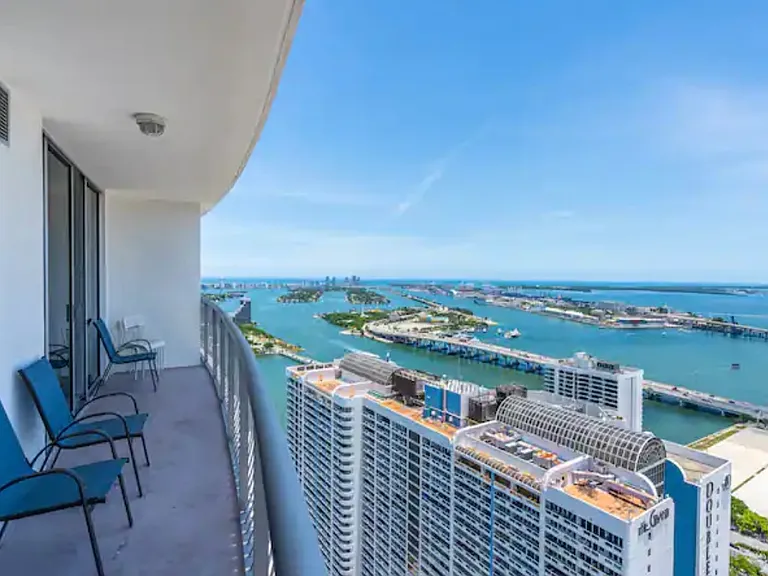 1750 N Bayshore Dr #5310 — Photo 2