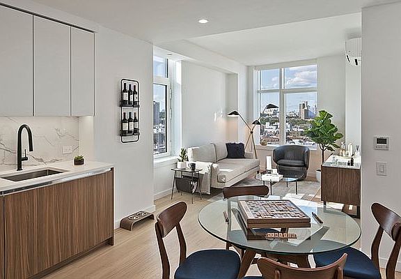 3rd image of 123 Linden Blvd APT 17F