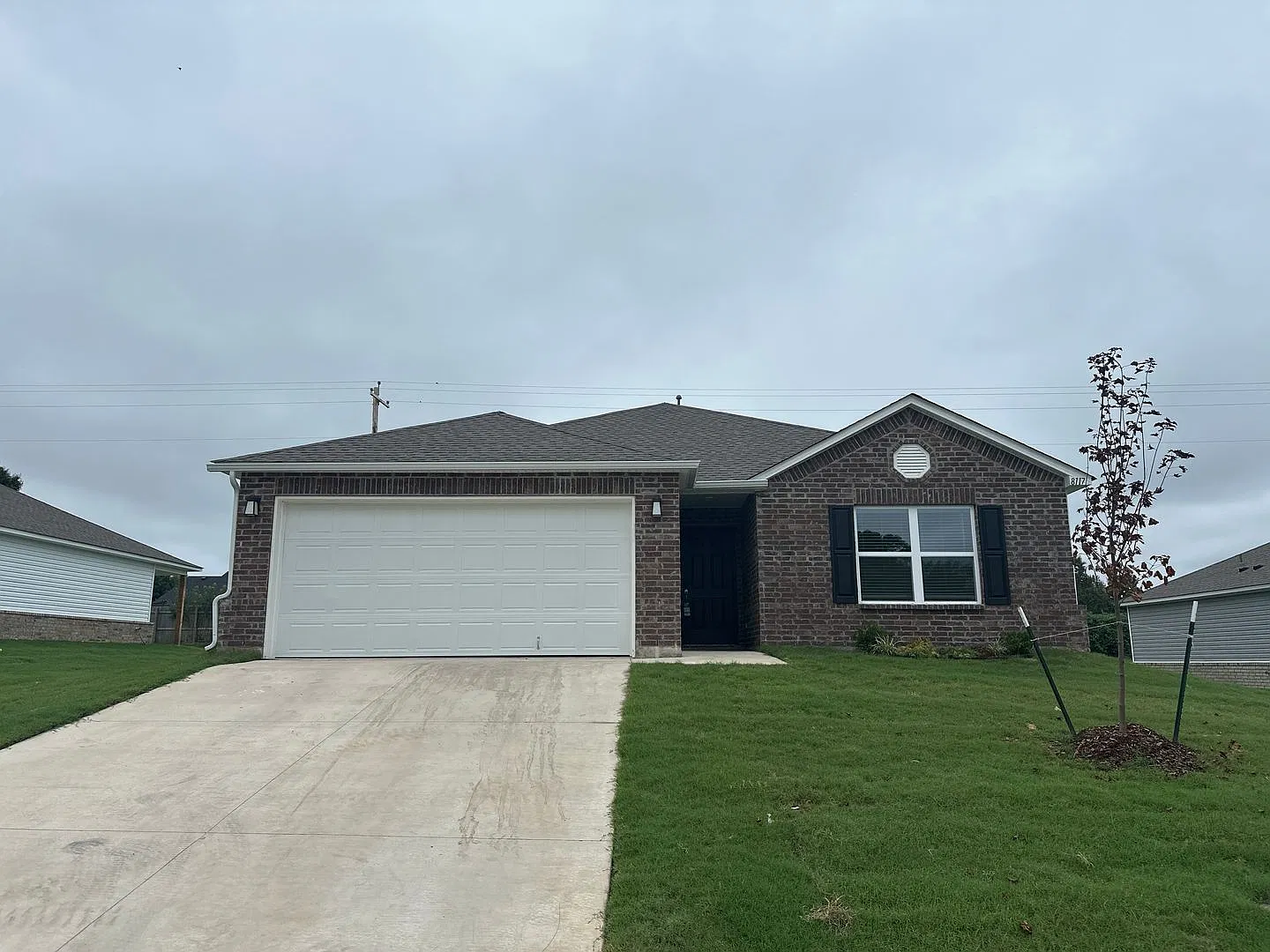 Pre-Leasing Now! Discover Modern Comfort in This 3-Bedroom, 2-Bath Home in Broken Arrow — Photo 3