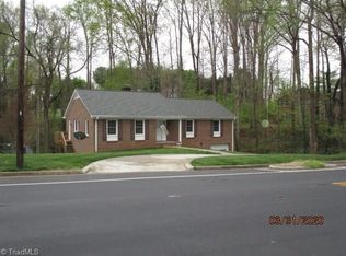 2800 London Ln, Winston Salem, NC 27103