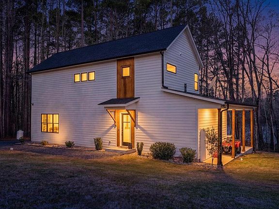 4th image of 401 Oakwood Ln