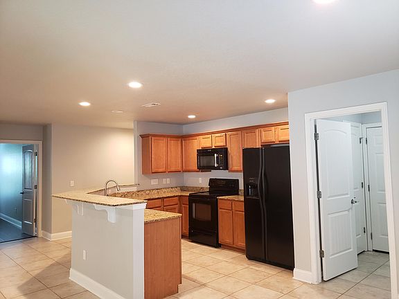 4th image of 4318 W Pecan St
