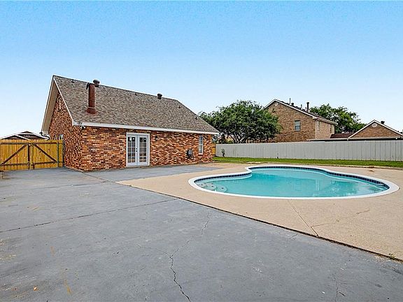 5th image of 2905 Saint Marie Dr
