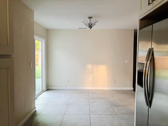 4th image of 1761 Columbus Pl