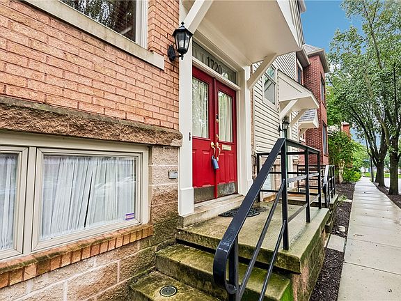 3rd image of 1720 Merriman Ct
