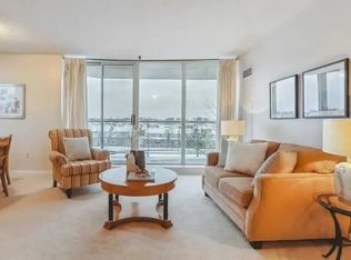 1140 Parkwest Pl #510, Mississauga, ON L5E3K9