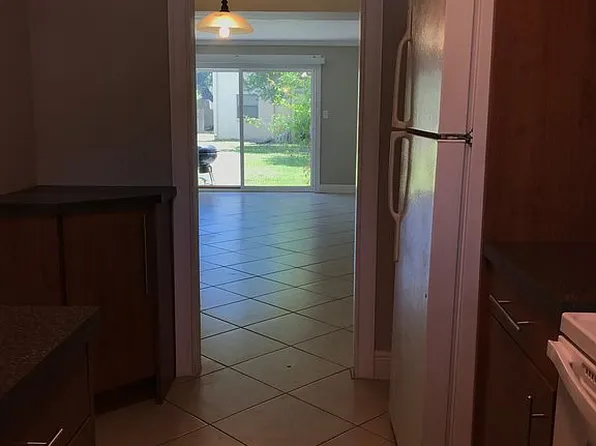 7609 La Mesita Ct, Tampa, FL 33615