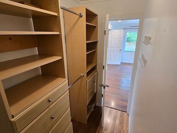 3rd image of 315 E Zuni Dr