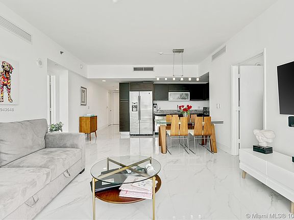 4th image of 950 Brickell Bay Dr APT 2207
