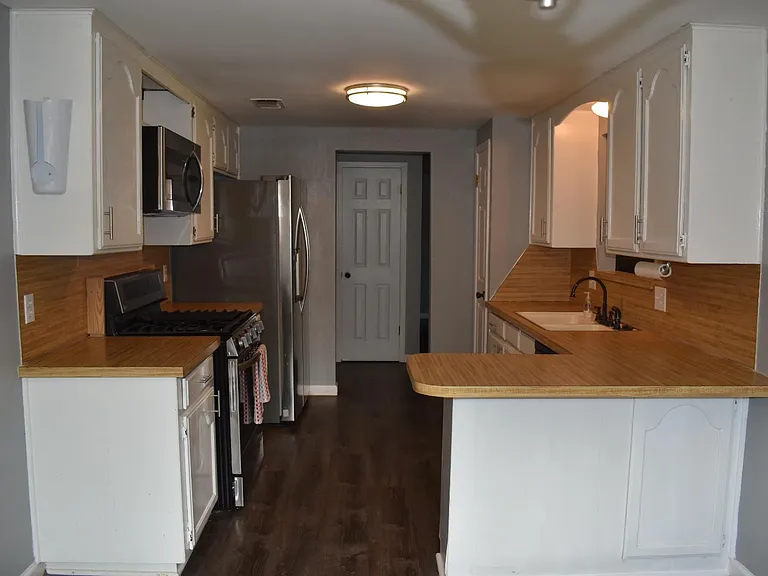 Kitchen (View #3)