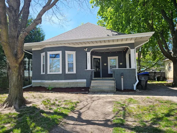 1307 S Main St, Bloomington, IL 61701