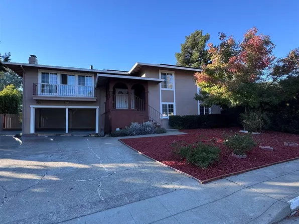3247 Round Hill Dr, Hayward, CA 94542