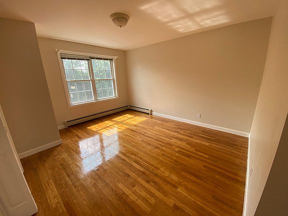 4th image of 1380 Washington St #B