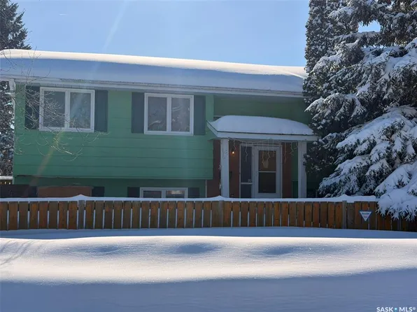 1431 16th STREET W, Prince Albert, SK S6V 3W3