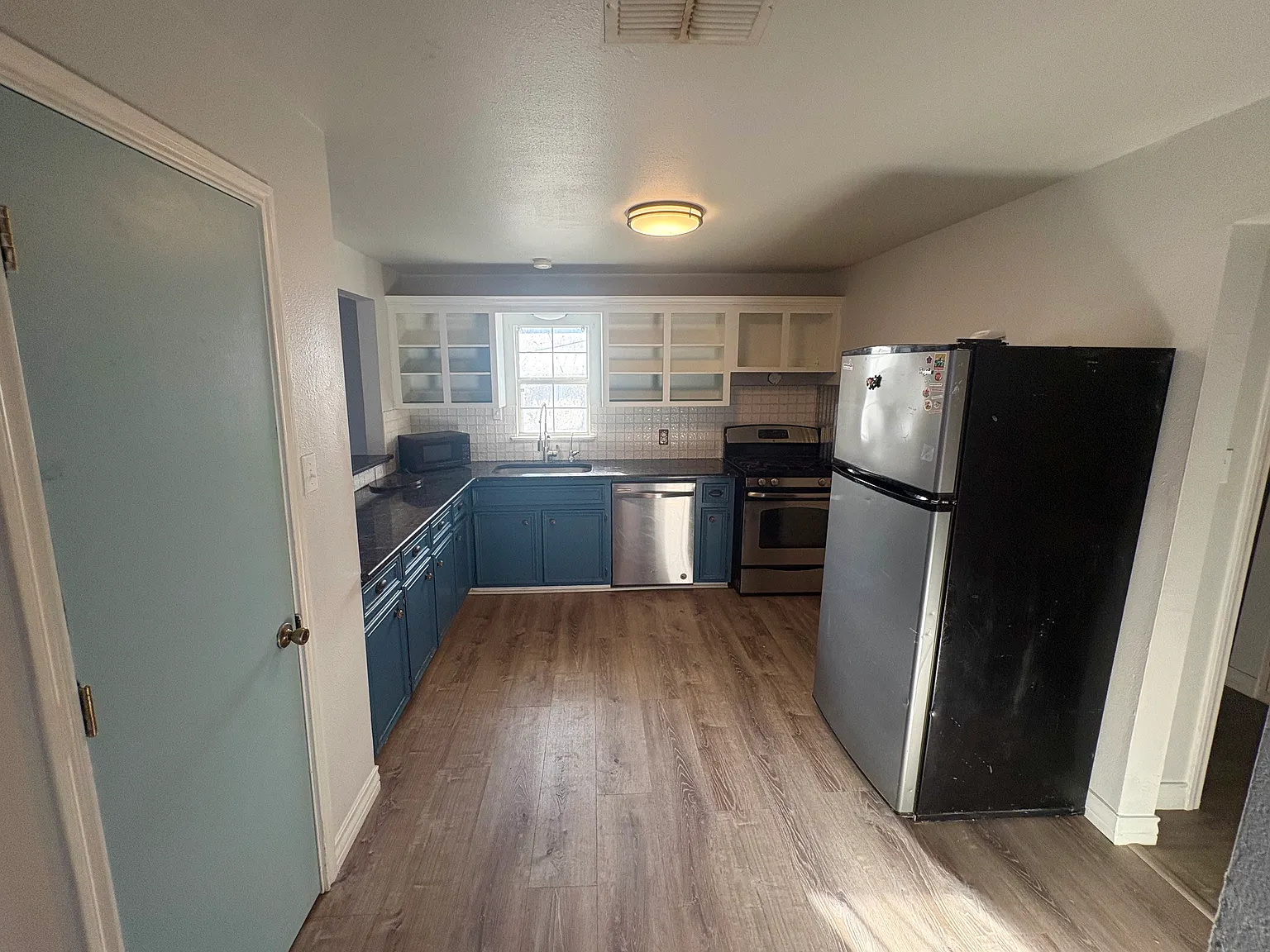 3 bed, 1392 sqft, $1,700 — Photo 3