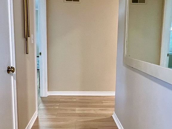 5th image of 1404 Melrose Dr